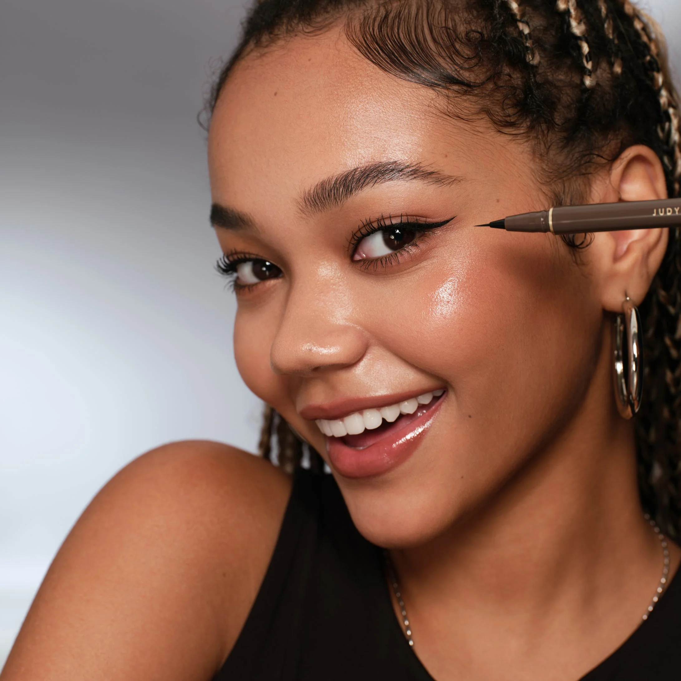 Slim Liquid Eyeliner (3 Colours) - Image 2